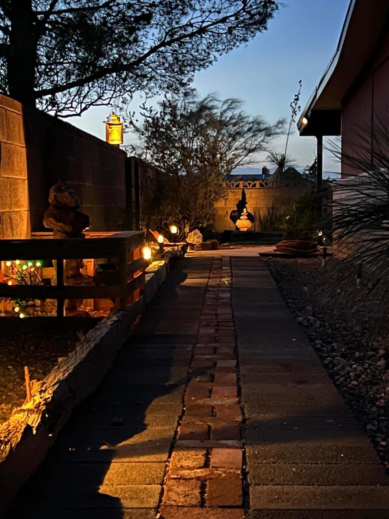 Hole In The Wall Getaway - Usa Mexico Border Bed And Breakfast Columbus Kültér fotó